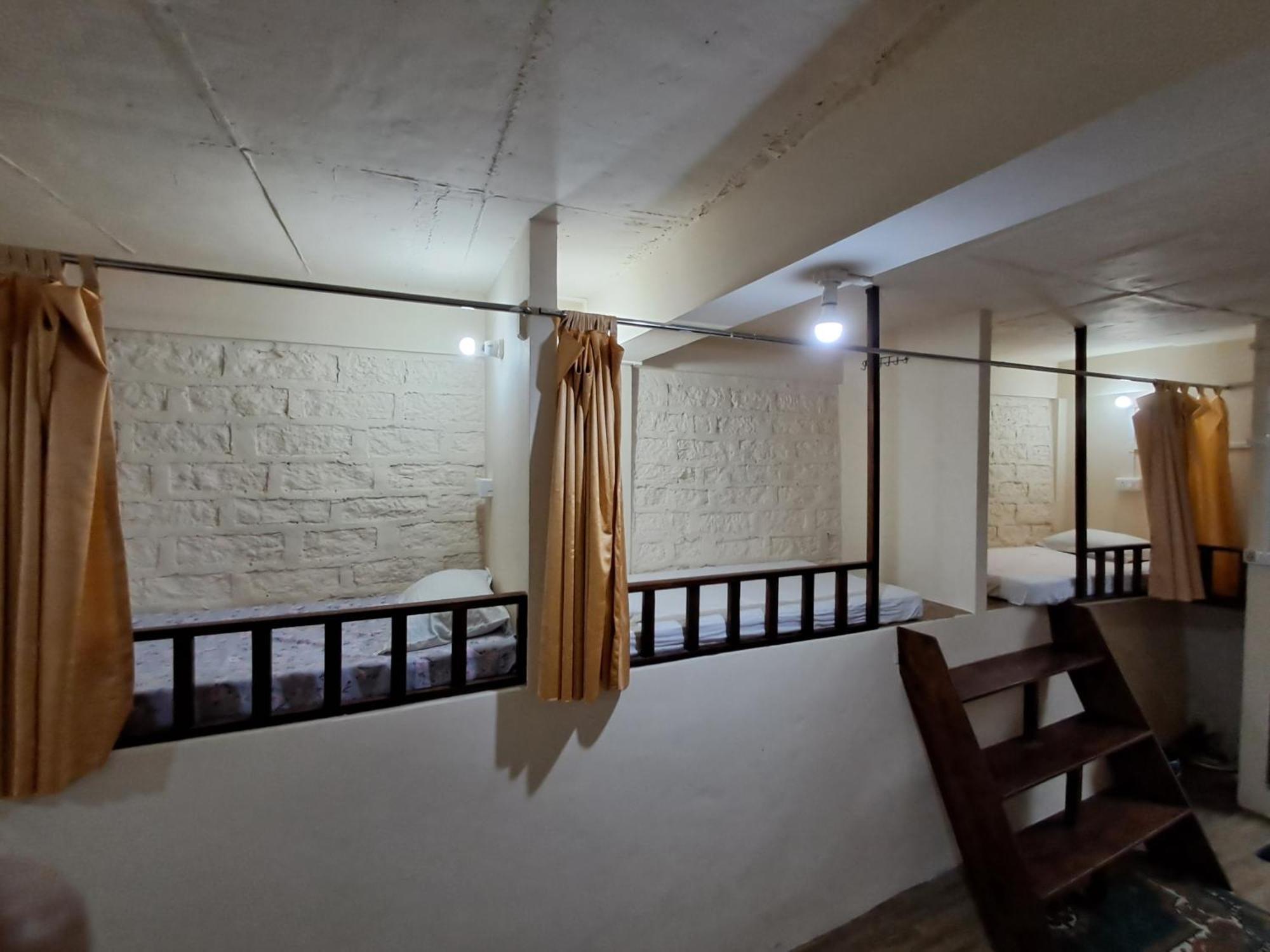 Dormitories/Hosteller, Giftland Homestay Āīzawl Екстериор снимка