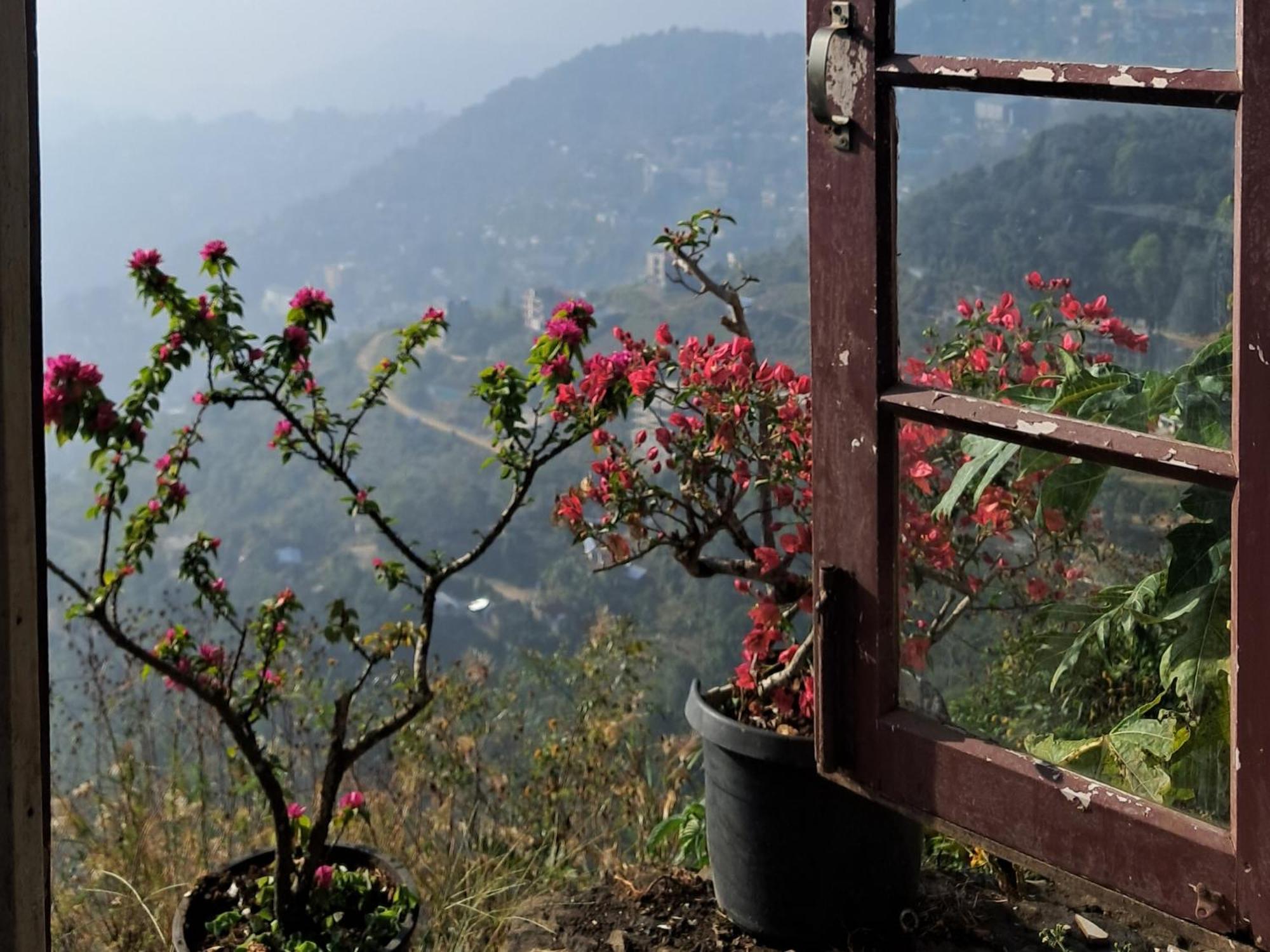 Dormitories/Hosteller, Giftland Homestay Āīzawl Екстериор снимка